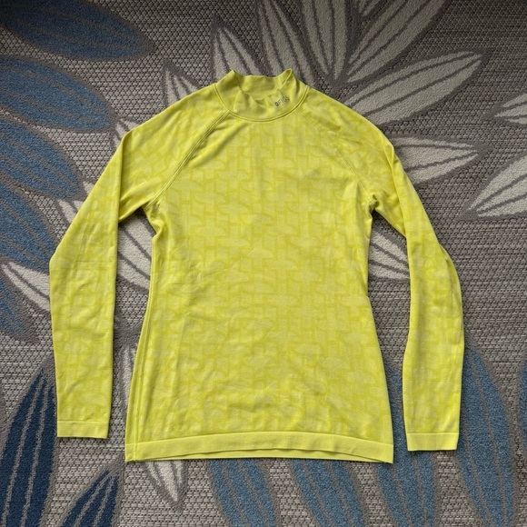Figs Women’s Salta Logo Mock Neck Seamless Underscrub Size Medium Citrine Yellow - Picture 1 of 6